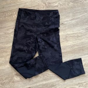 Lululemon Race Pace Crop